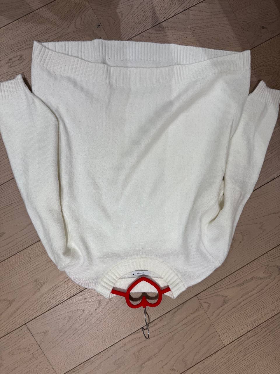 White Reserved sweater photo 8