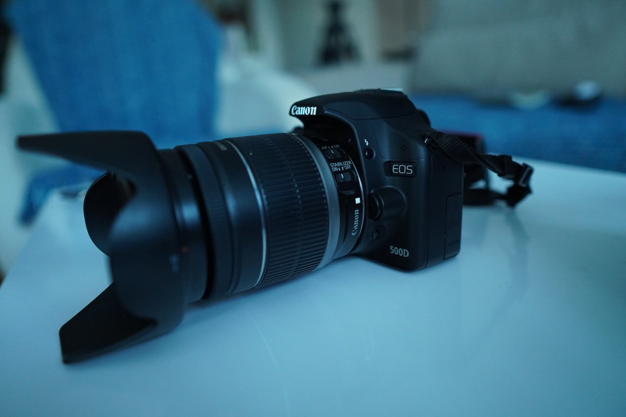 Canon EOS 500D фотоапарат