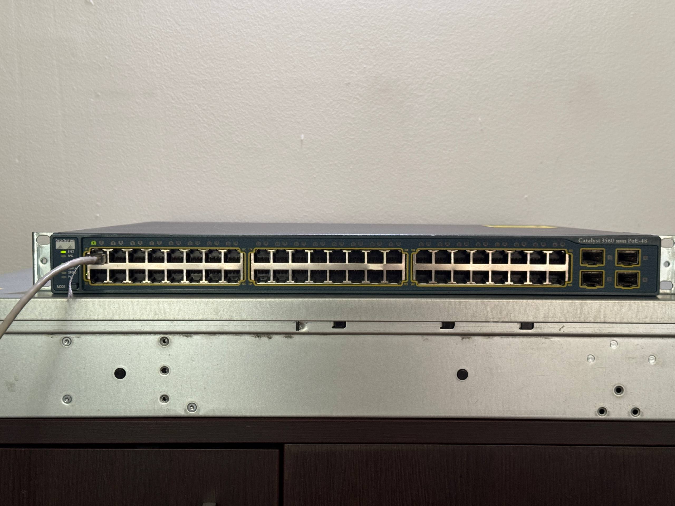 Cisco Catalyst WS-C3560-48PS-S