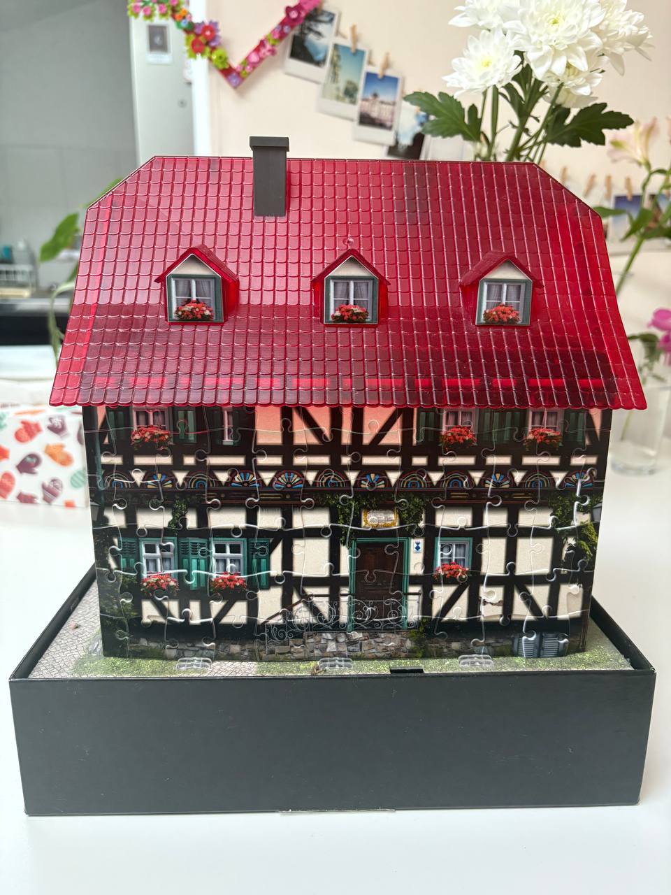 Jigsaw puzzle house