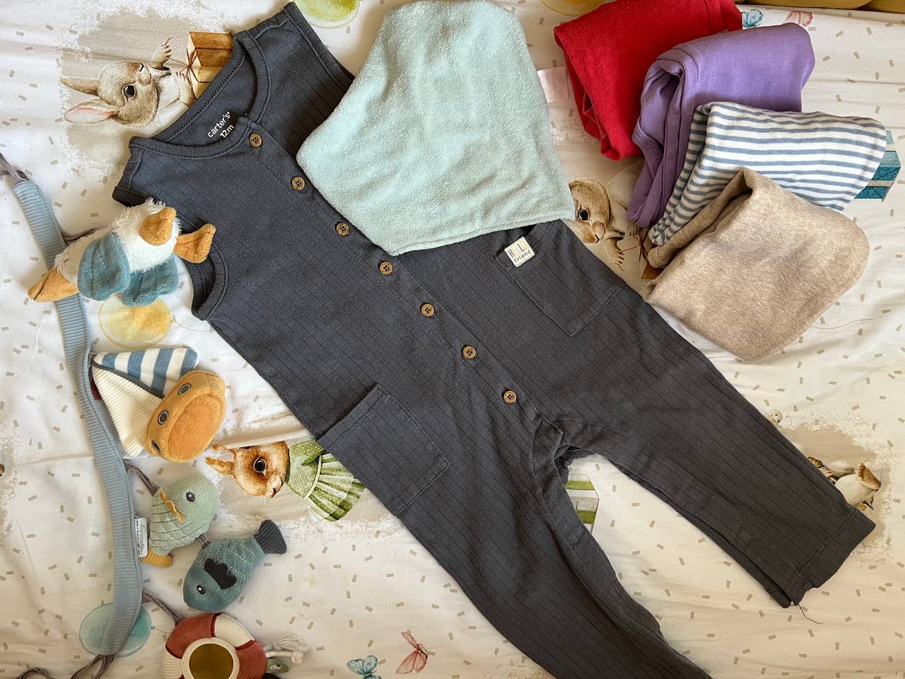 Long-sleeved bodysuit, shorts