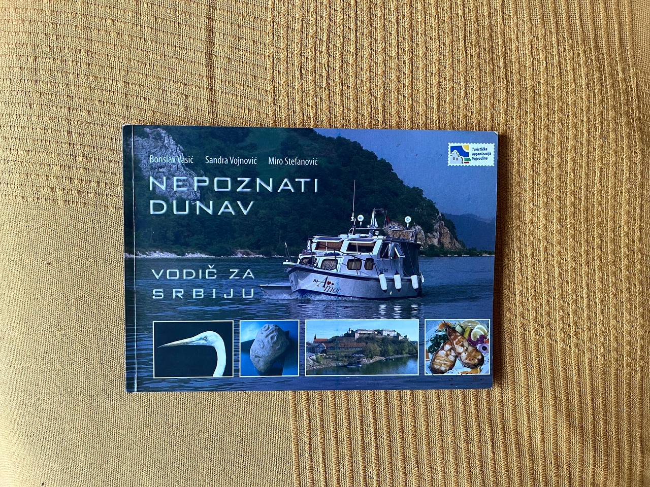 book/guide for travelers