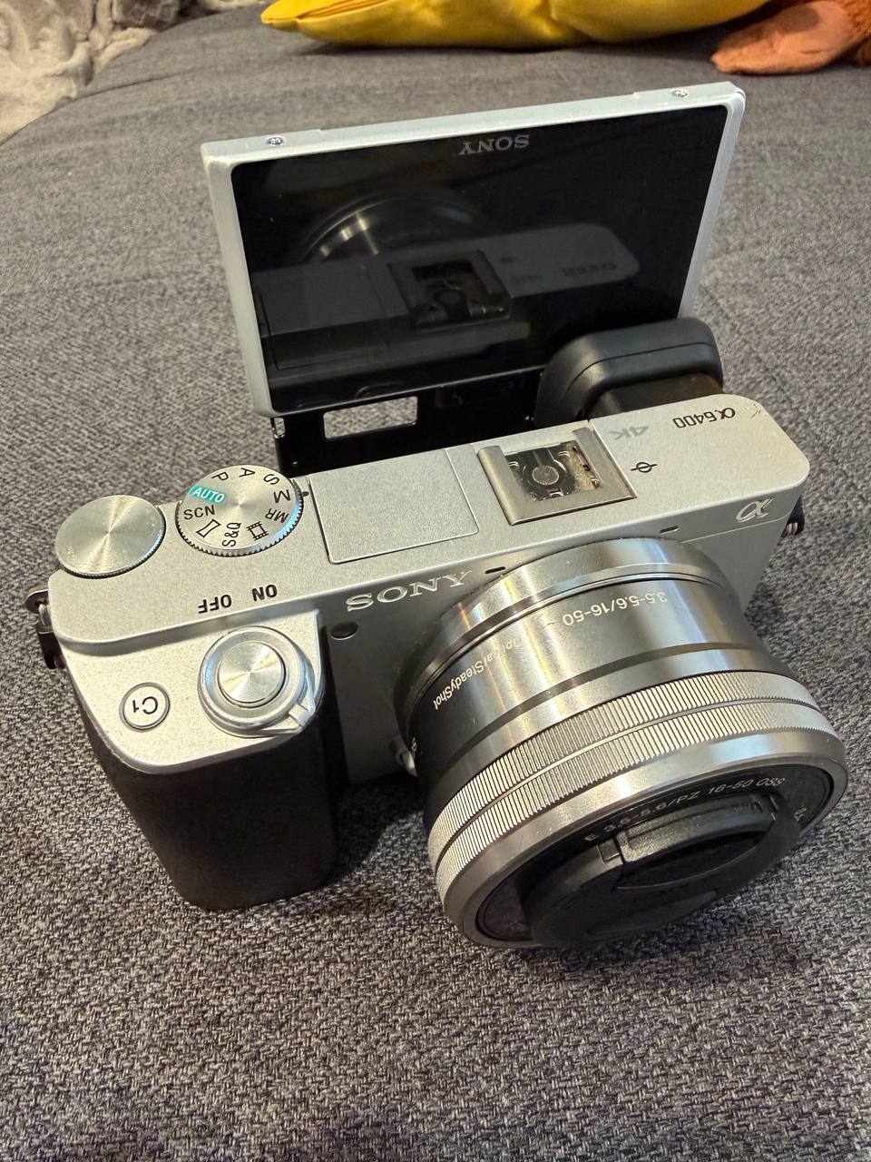 Sony a6400 + Kit Lens photo 3