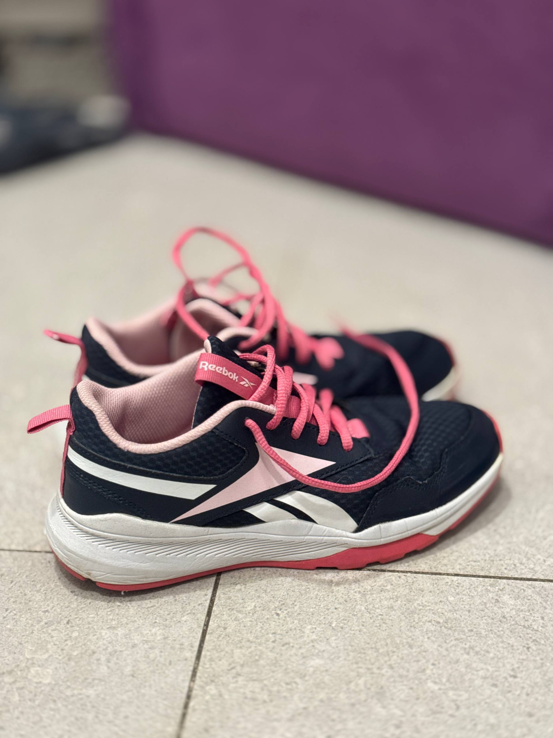 Reebok sneakers photo 3