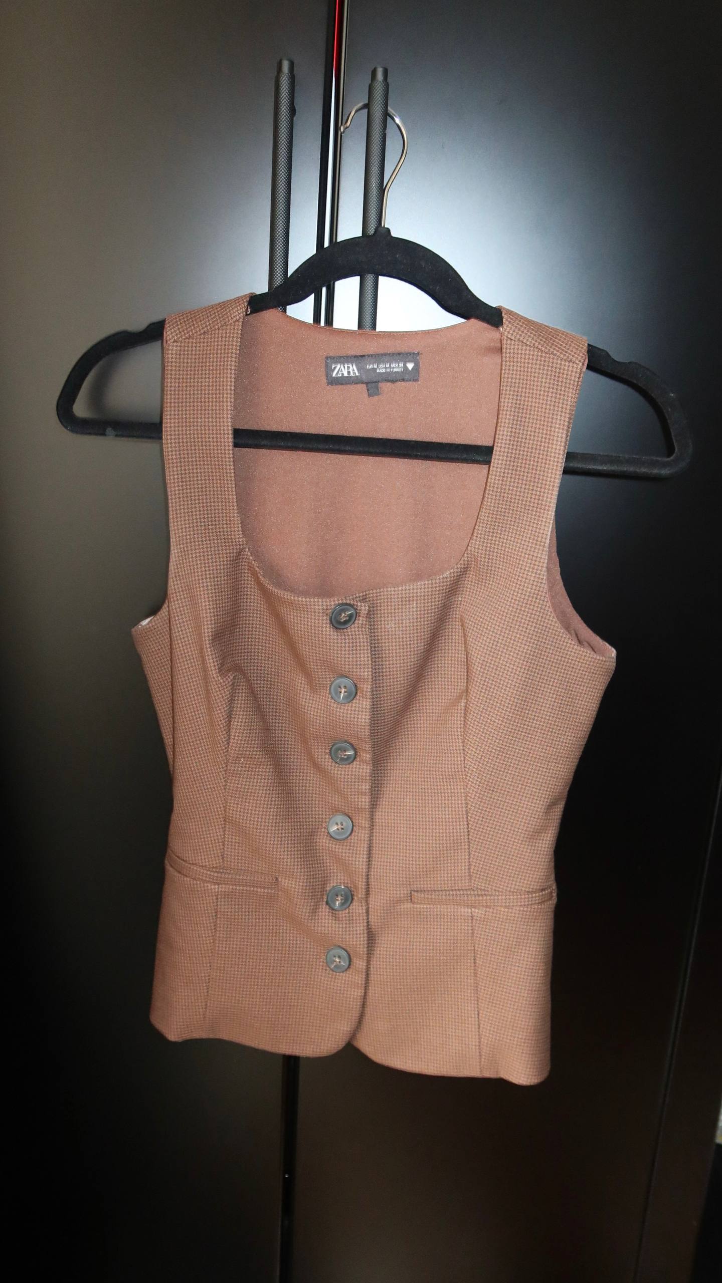 ZARA body photo 2