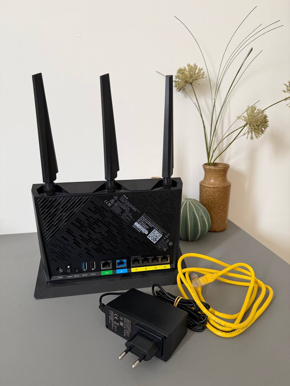 Asus RT-AX86 U Pro AX5700 рутер photo 2