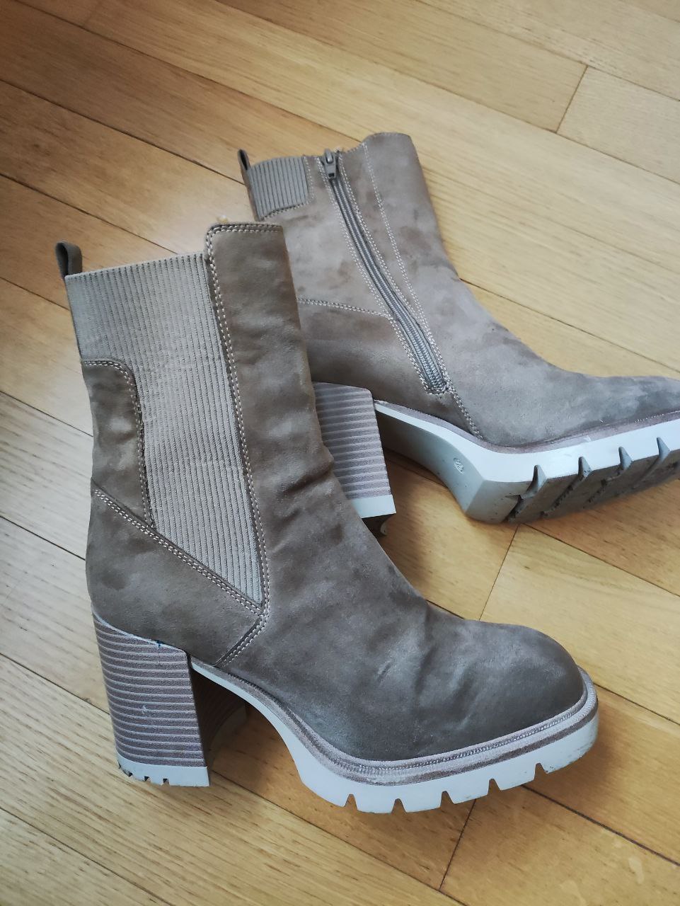 Suede ankle boots photo 5