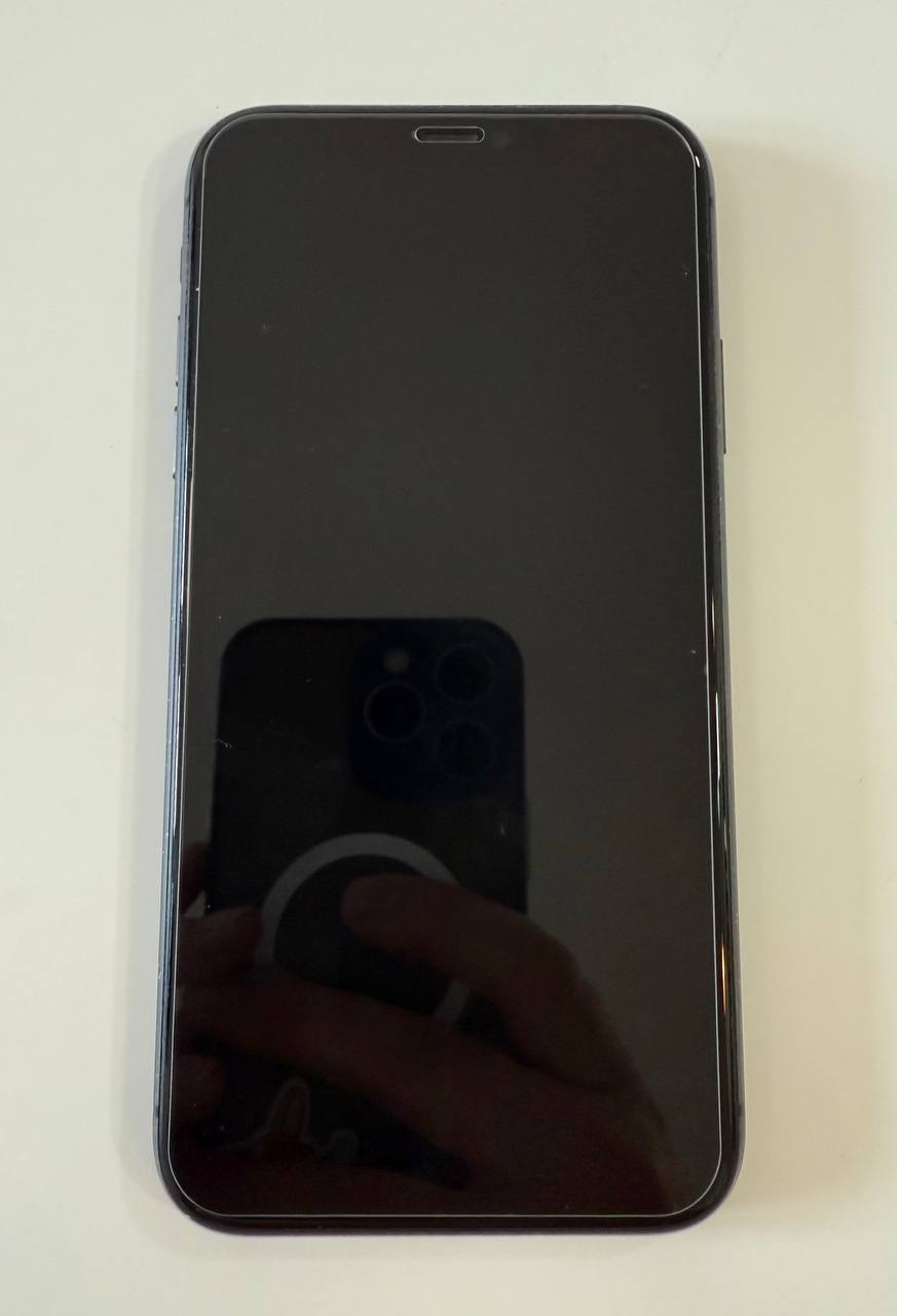iPhone 11 128 GB Crna