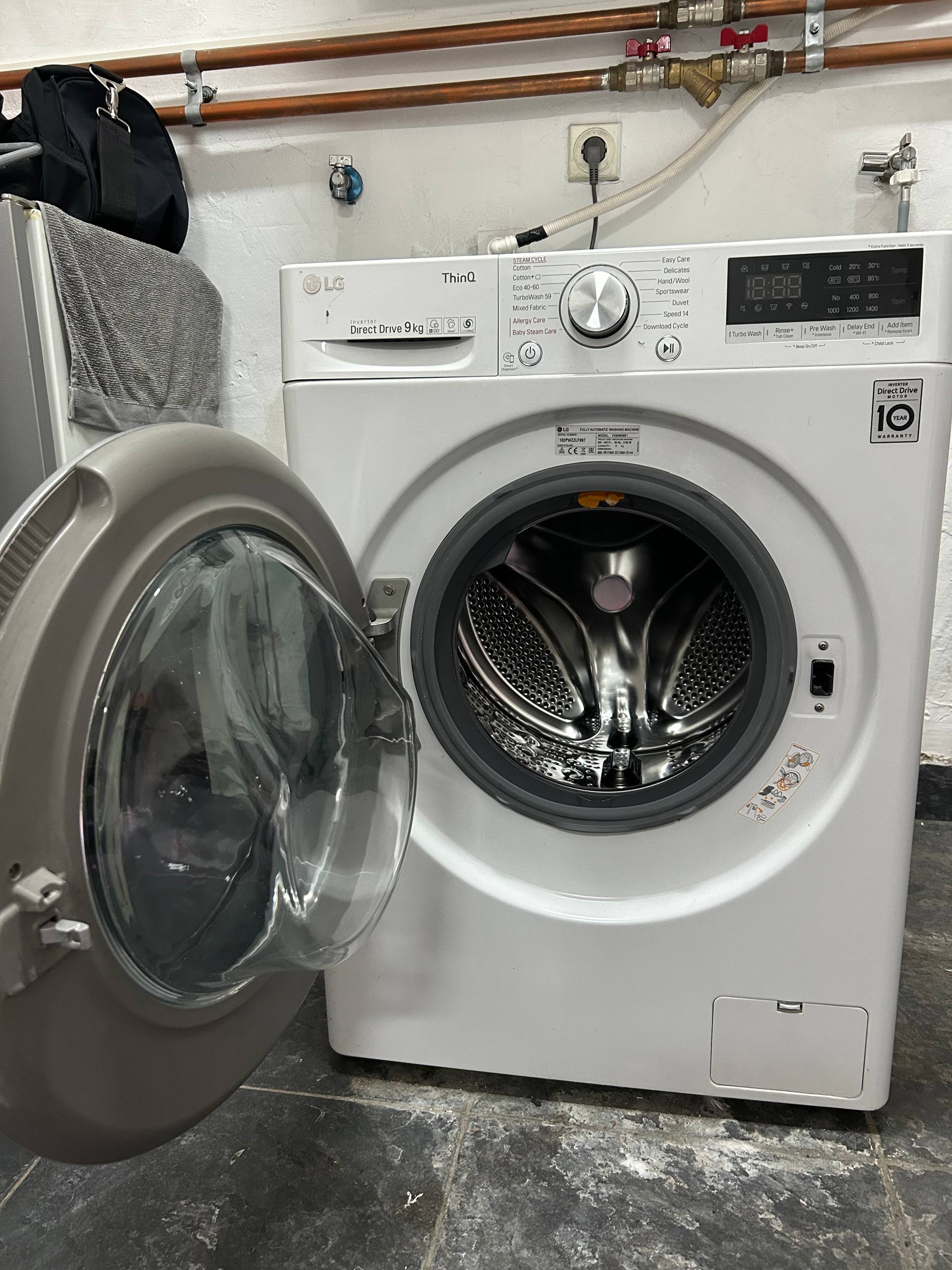LG Washing Machine photo 2
