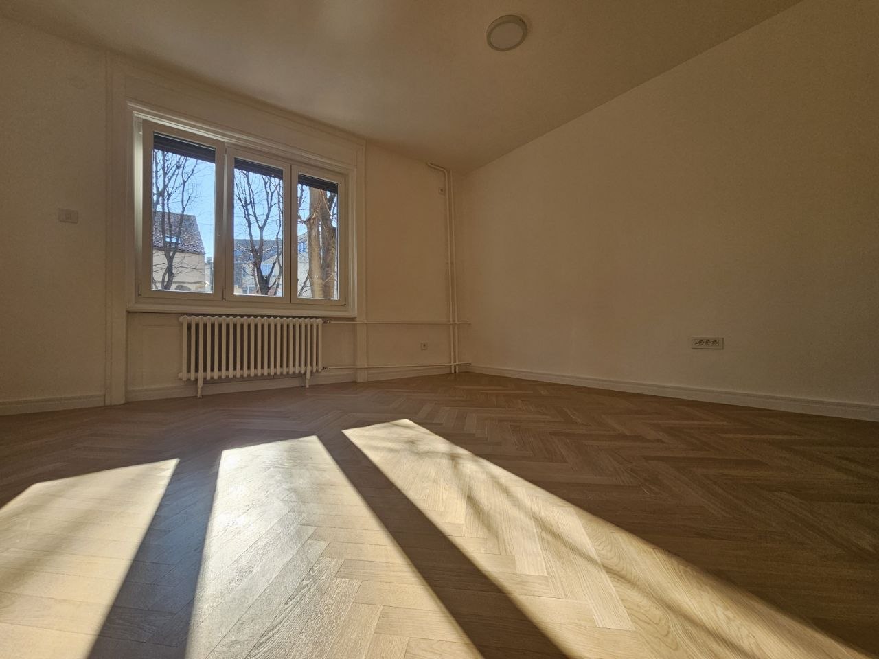 3 sobe, Stan, 85 m²