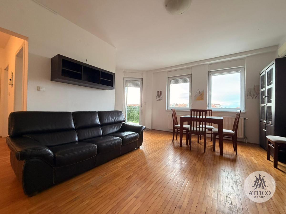 3 sobe, Stan, 70 m²