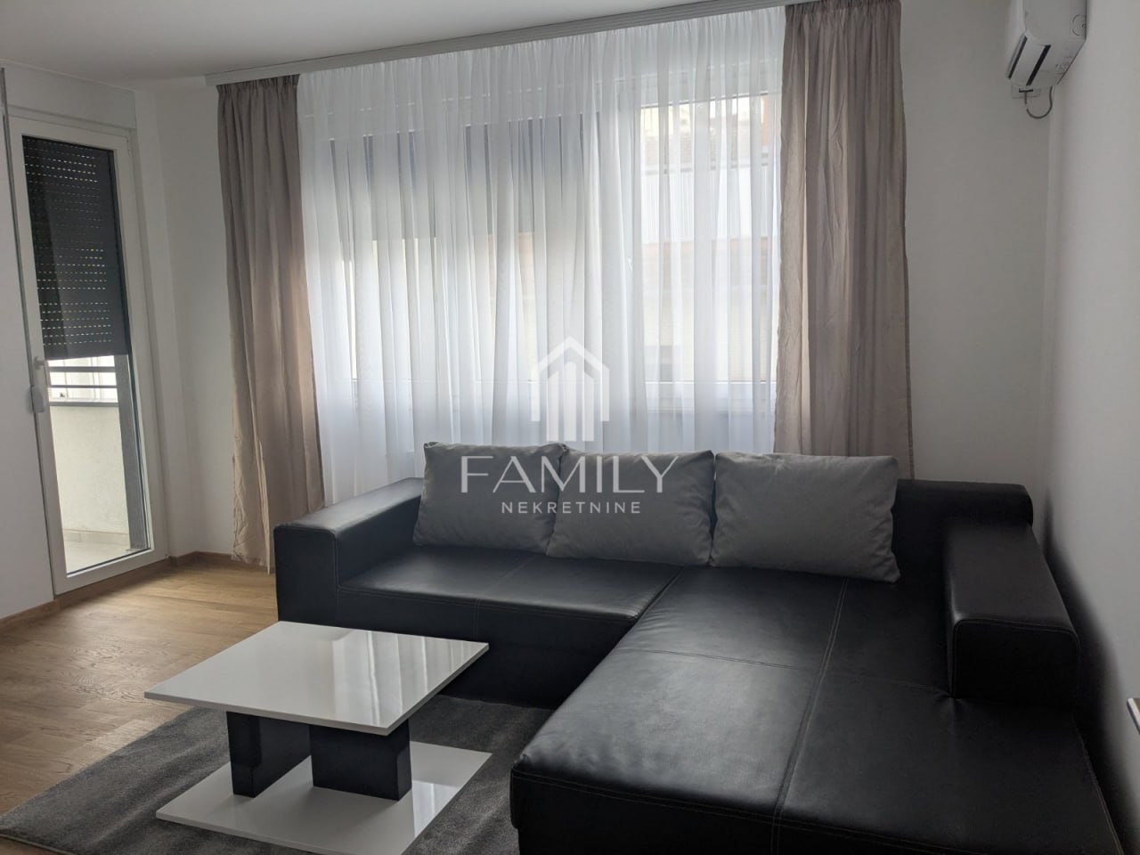 2 sobe, Stan, 47 m² photo 2