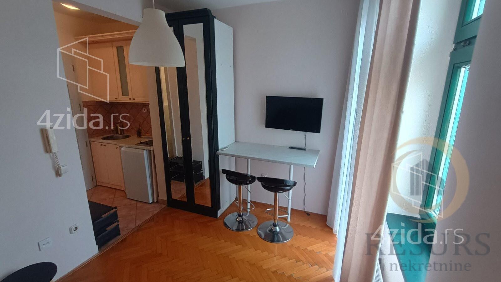 0.5 sobe, Stan, 16 m²