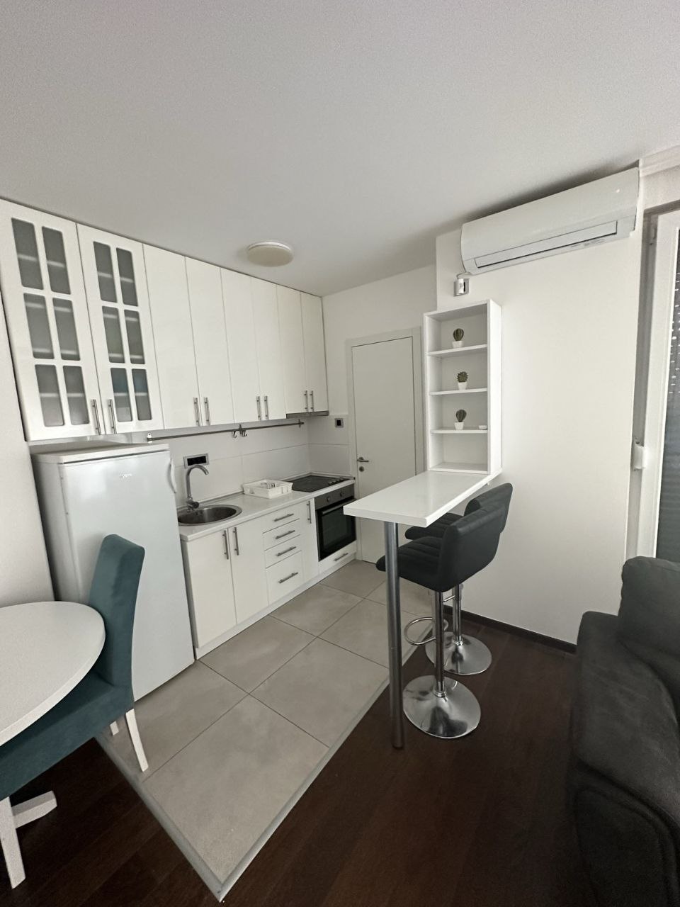 3 sobe, Stan, 76 m² photo 3