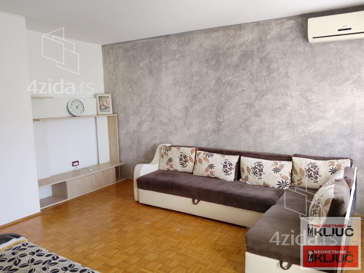 3 sobe, Stan, 64 m²