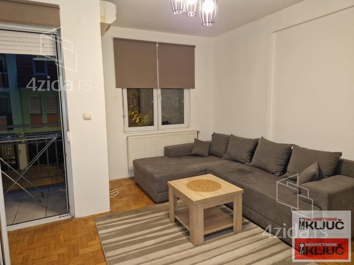 0.5 sobe, Stan, 25 m²
