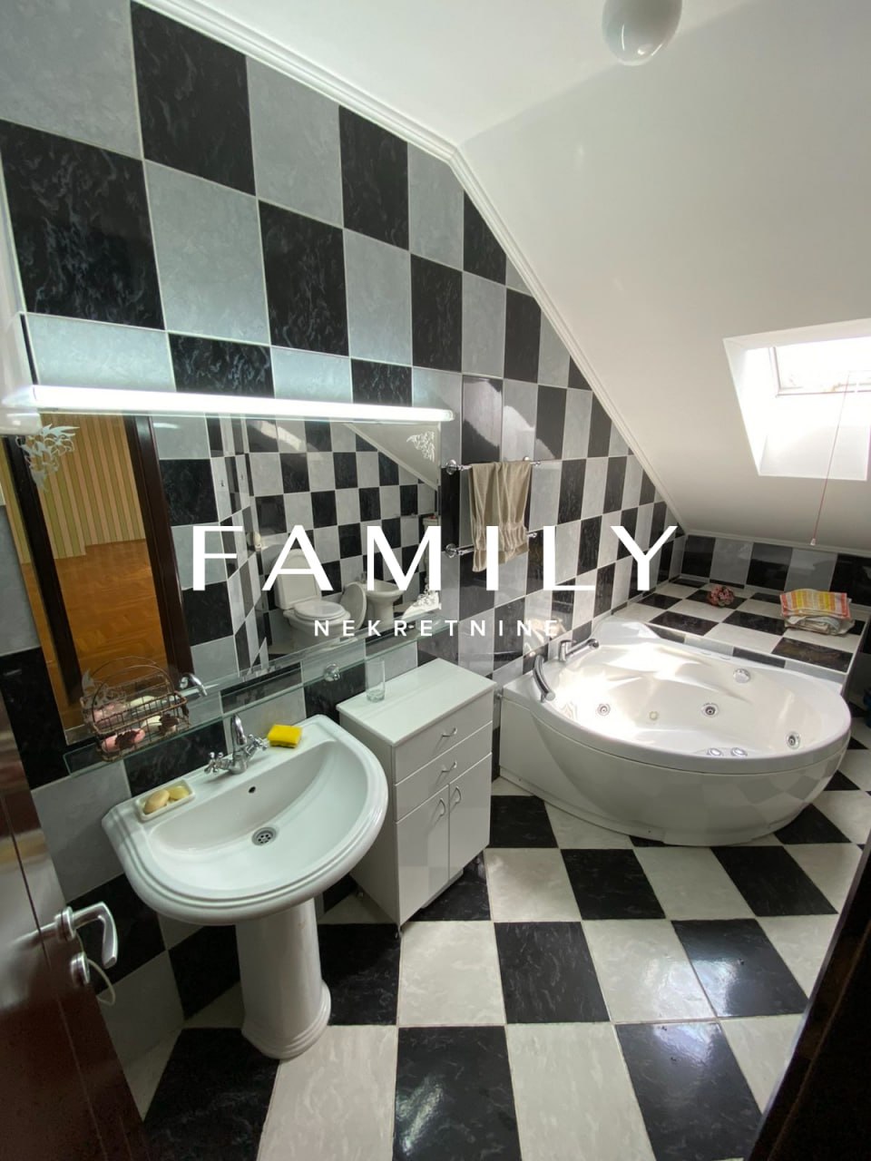 Квартира, 100 м² photo 9