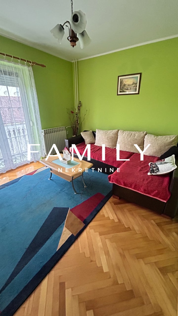3 sobe, Kuća, 140 m²