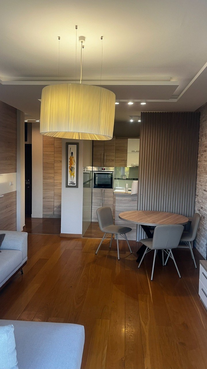 3 sobe, Stan, 85 m²
