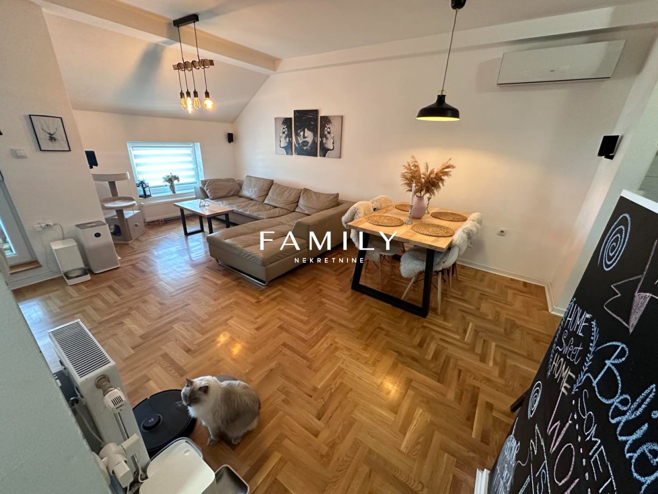 3 sobe, Stan, 94 m²