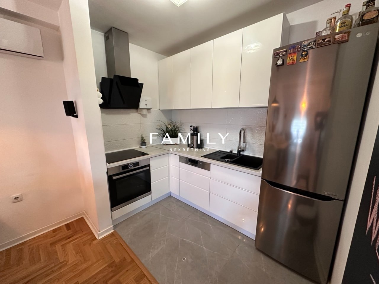 3 sobe, Stan, 94 m² photo 3