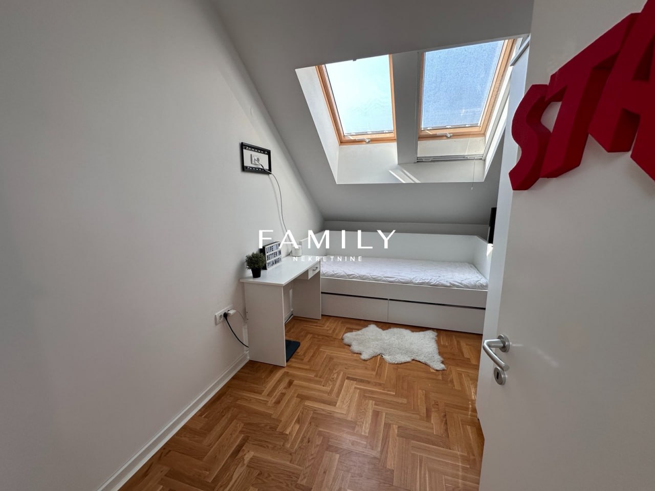 3 sobe, Stan, 94 m² photo 9