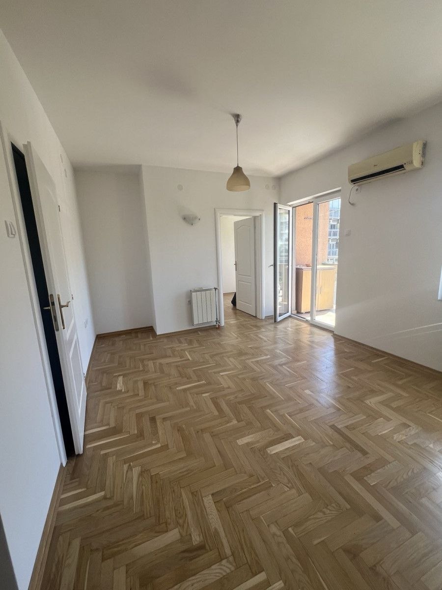 2 sobe, Stan, 43 m² photo 2