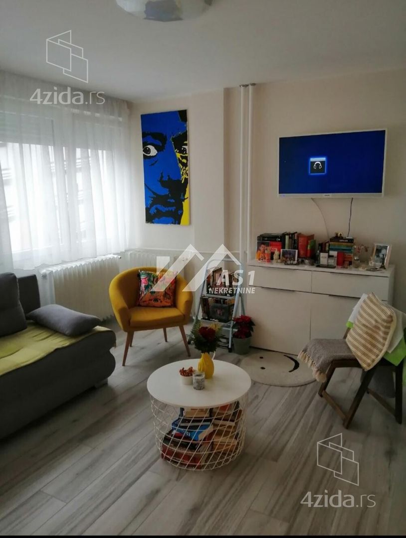0.5 sobe, Stan, 25 m²